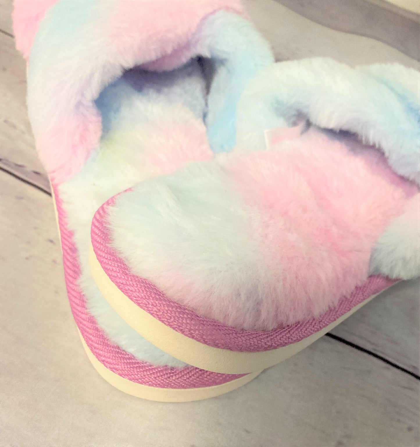 ZOE Soft Faux Fur Slippers Tie dyed