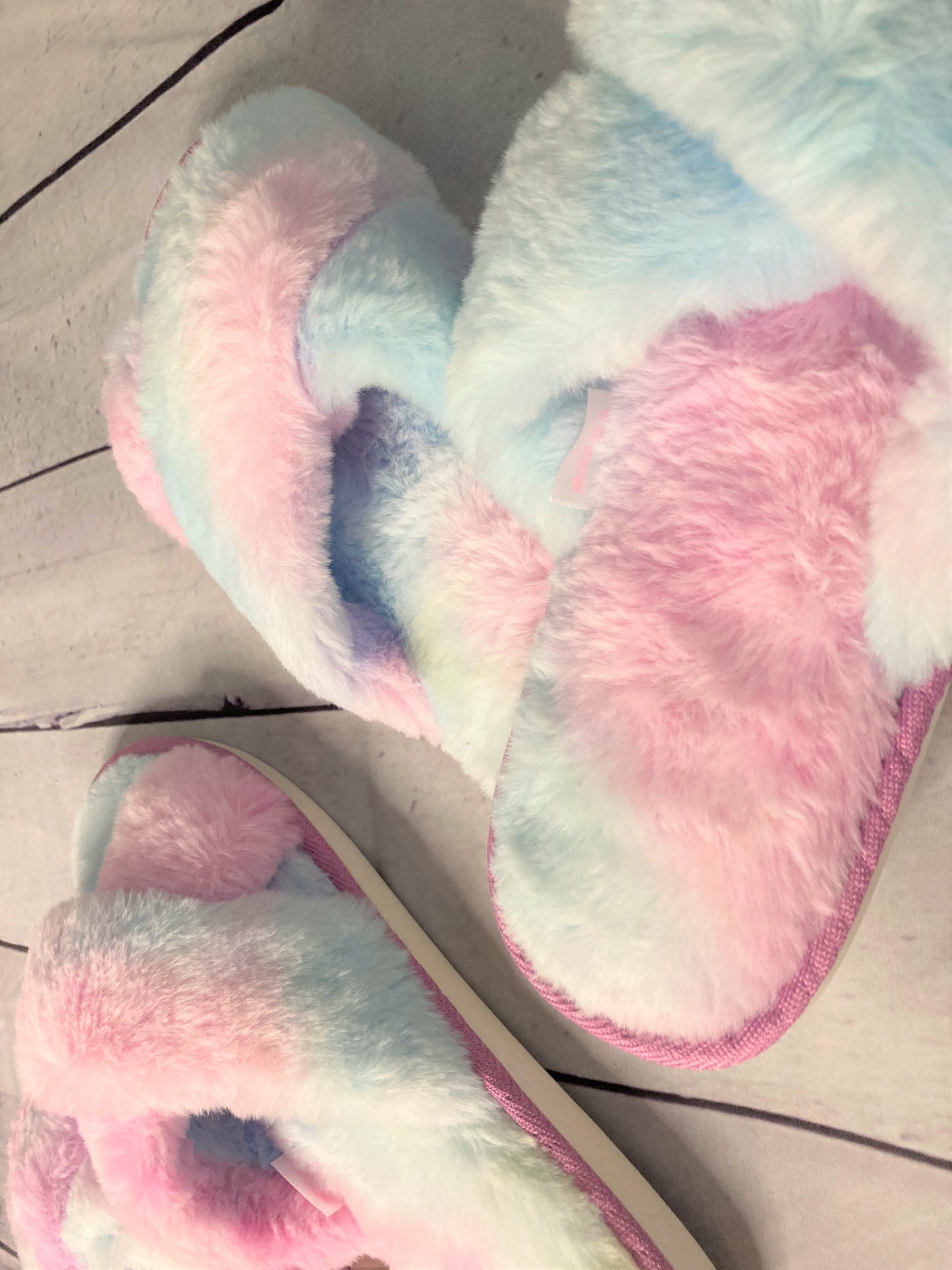 ZOE Soft Faux Fur Slippers Tie dyed